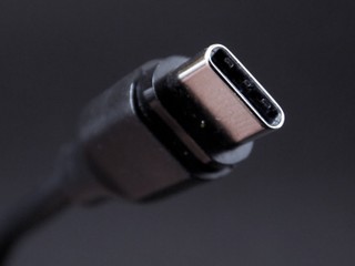 USB-IF 公佈 USB-C 2.1 新規格登場 新增 48V 電壓 最高 240W 供電能力 USB-IF 公佈 USB-C 2.1 新規格登場 新增 48V 電壓 最高 240W 供電能力