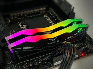 120° 超廣角燈效、Hynix 顆粒 T-Force Delta RGB DDR5-6000 32GB Kit