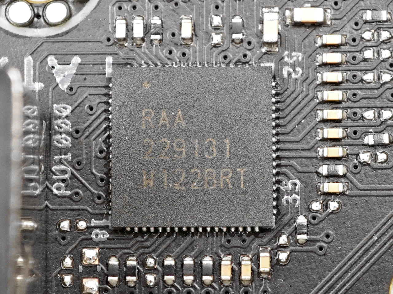 問鼎最強Z690 ITX 細板ASUS ROG Strix Z690-I Gaming WiFi 主機板 