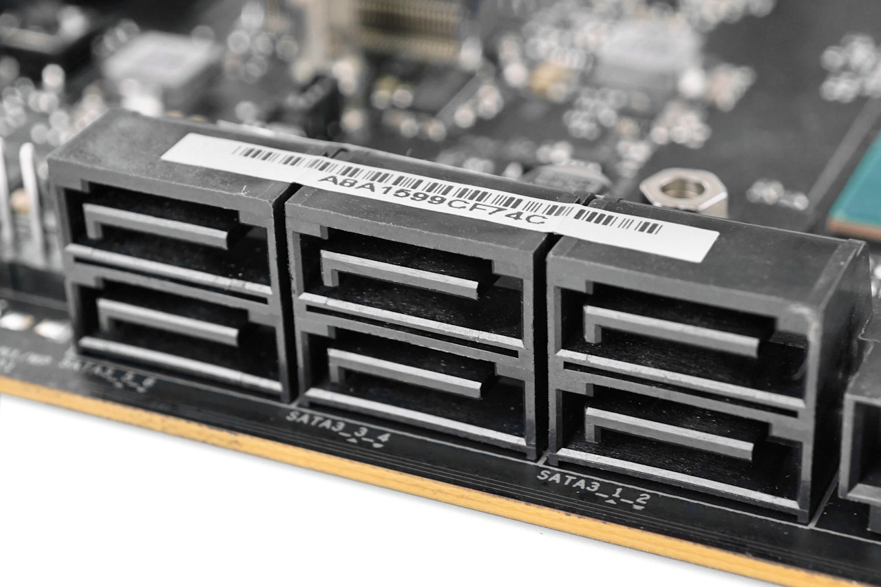 ASRock Z690 Taichi Razer Edition