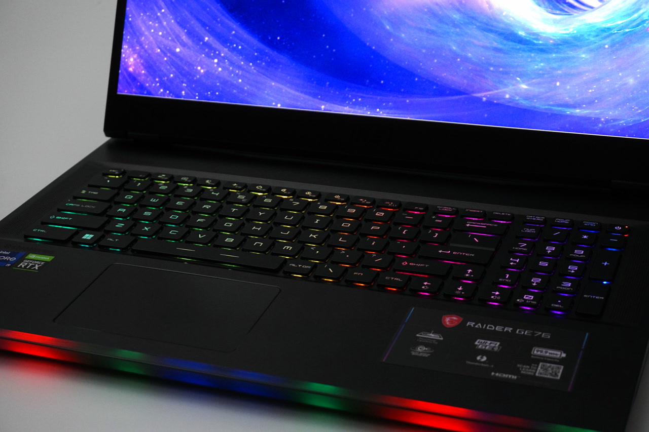 MSI Raider GE76 12UHS 外觀+拆機