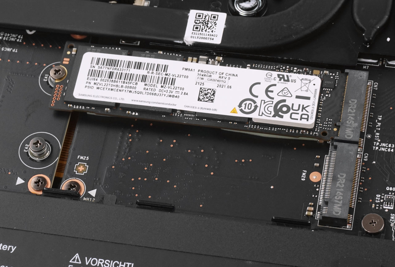 MSI Raider GE76 12UHS 外觀+拆機