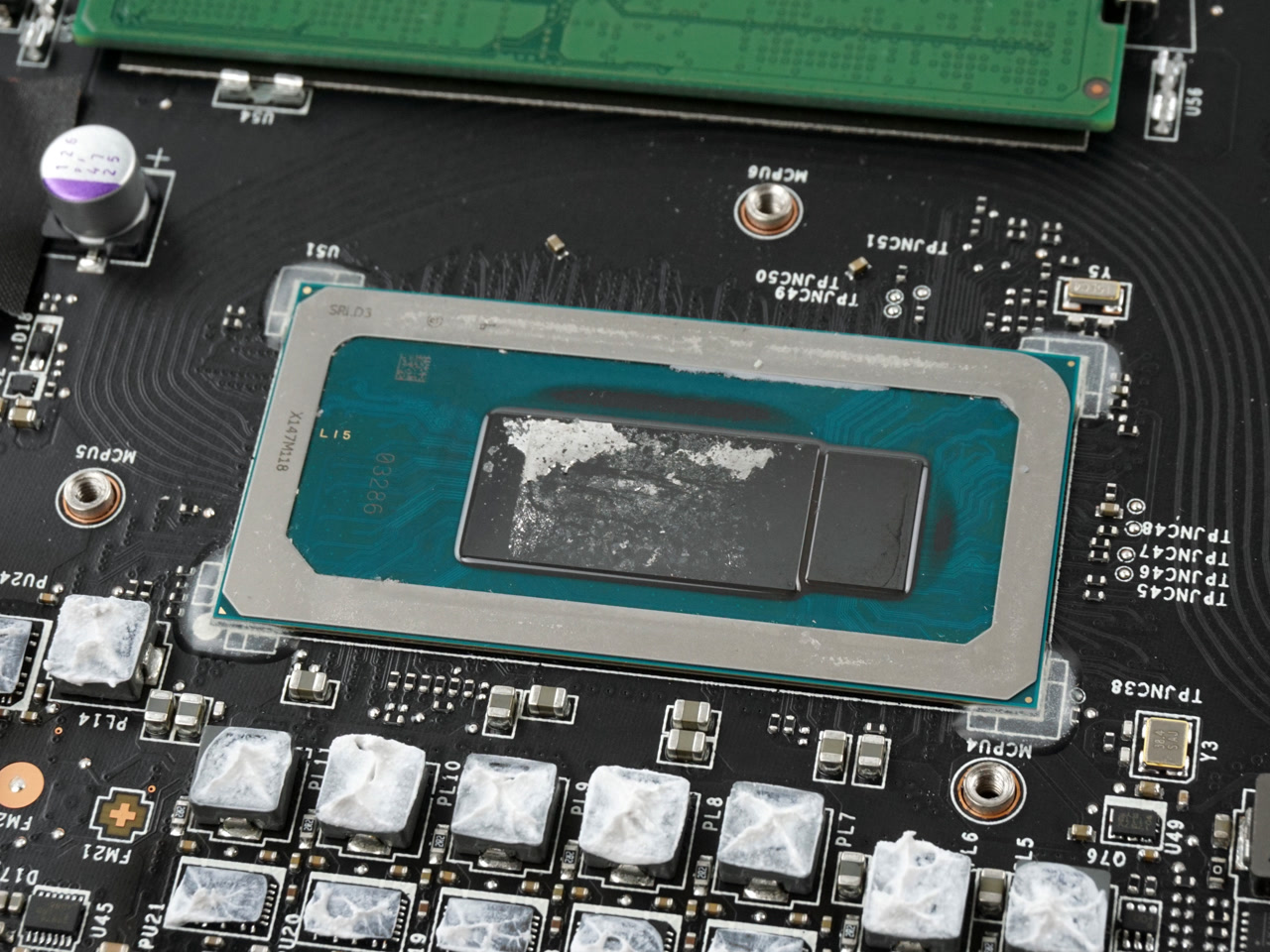 MSI Raider GE76 12UHS 外觀+拆機
