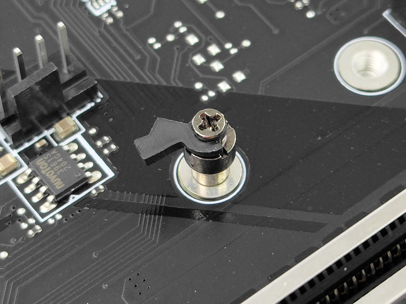 MSI MAG B760 TOMAHAWK WIFI 主機板