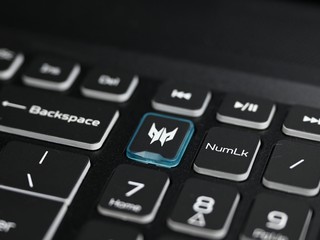 ACER PREDATOR HEILOS NEO 16
