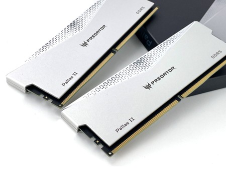 Hynix A Die、重散熱無光害PREDATOR Pallas II DDR5-6600 32GB Kit