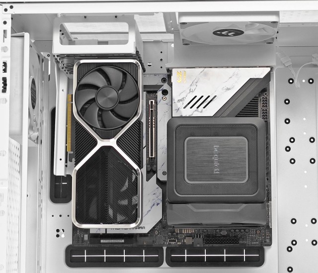 Thermaltake CTE C750 Air 機箱