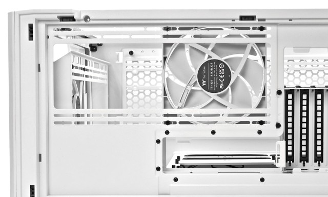 Thermaltake CTE C750 Air 機箱