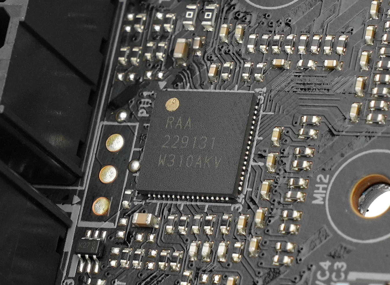 ASRock Z790 Nova WiFi