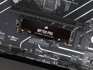 性能出色的 PCIe Gen5 SSD CORSAIR MP700 PRO PCIe 5.0 x4 M.2 SSD