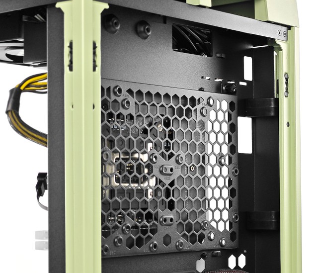 Thermaltake The Tower 200 迷你機箱