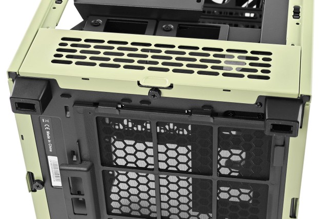 Thermaltake The Tower 200 迷你機箱