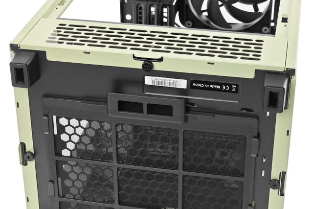 Thermaltake The Tower 200 迷你機箱