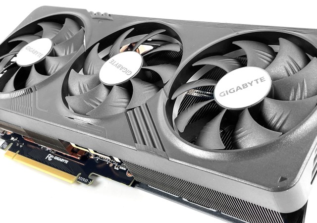 2.88 Slot !! 320W Power Limit GIGABYTE GeForce RTX 4070 SUPER 