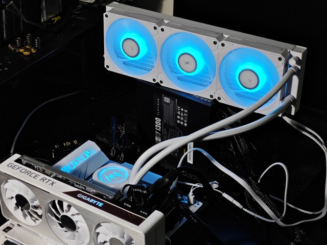 AORUS WATERFORCE II 360 ICE