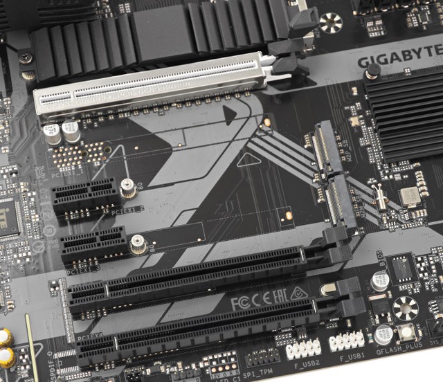 GIGABYTE Z790 D 主機板