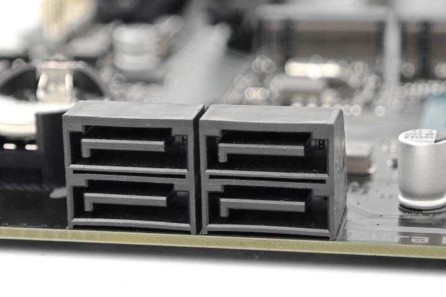 GIGABYTE Z790 D 主機板