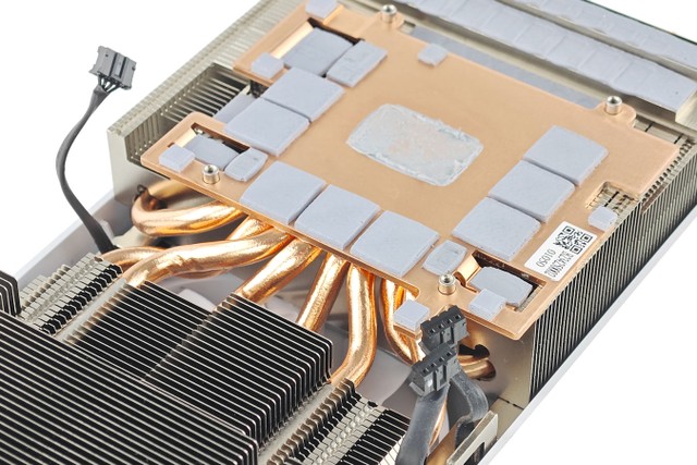 GIGABYTE RTX 4070 Ti SUPER AERO