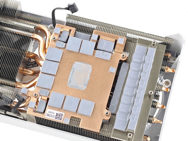 GIGABYTE RTX 4070 Ti SUPER AERO