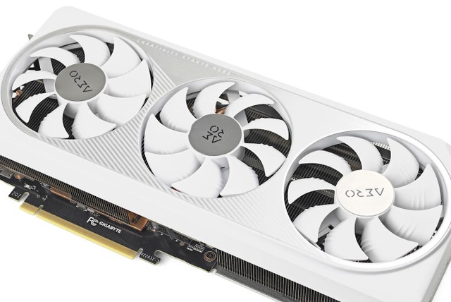 GIGABYTE RTX 4070 Ti SUPER AERO