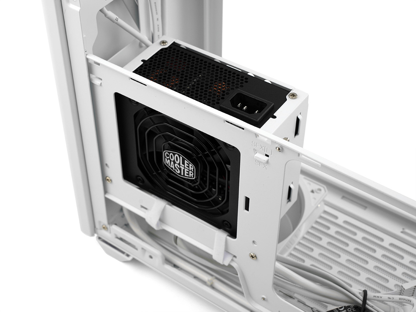 Cooler Master NR200P V2