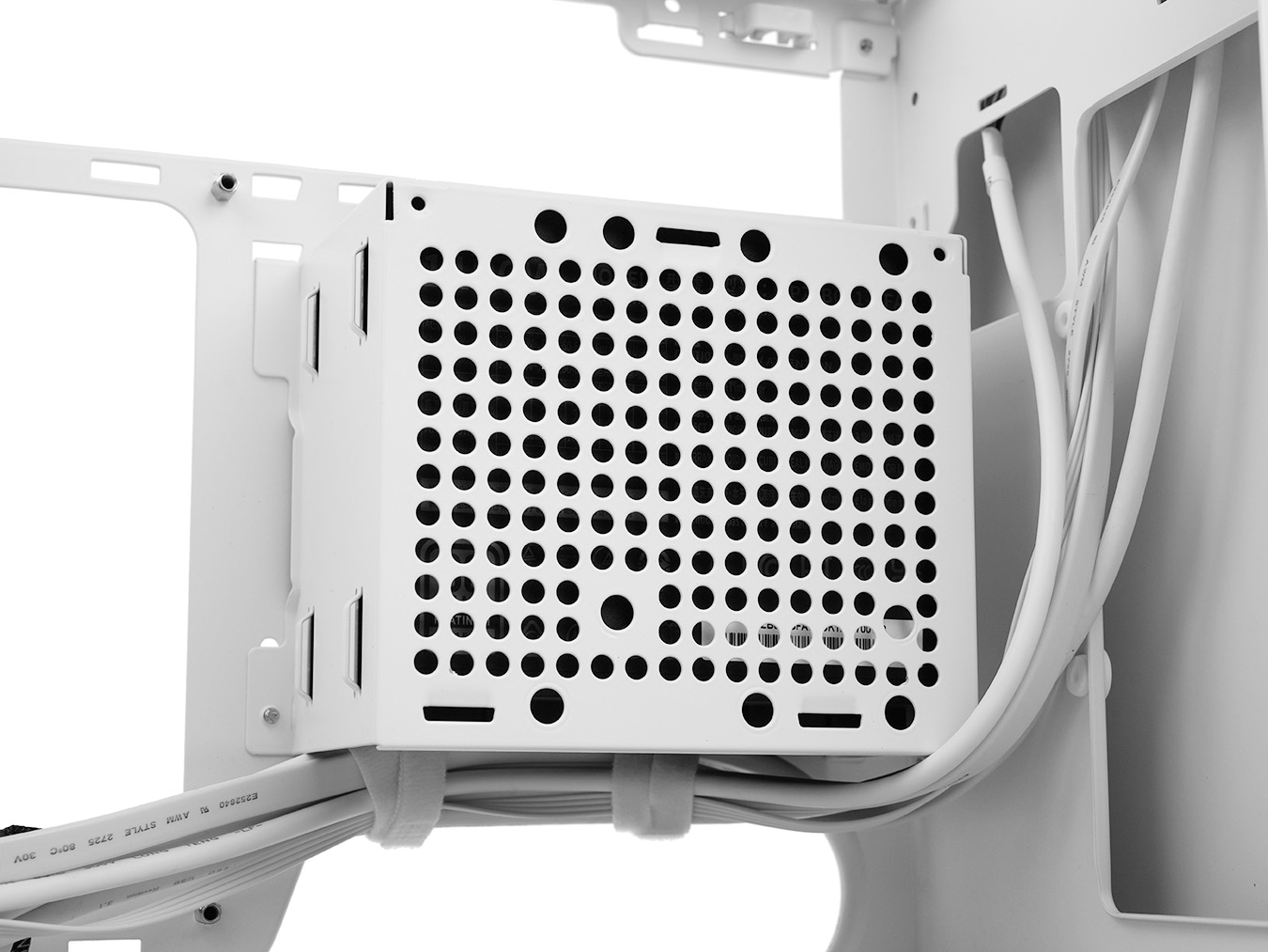 Cooler Master NR200P V2