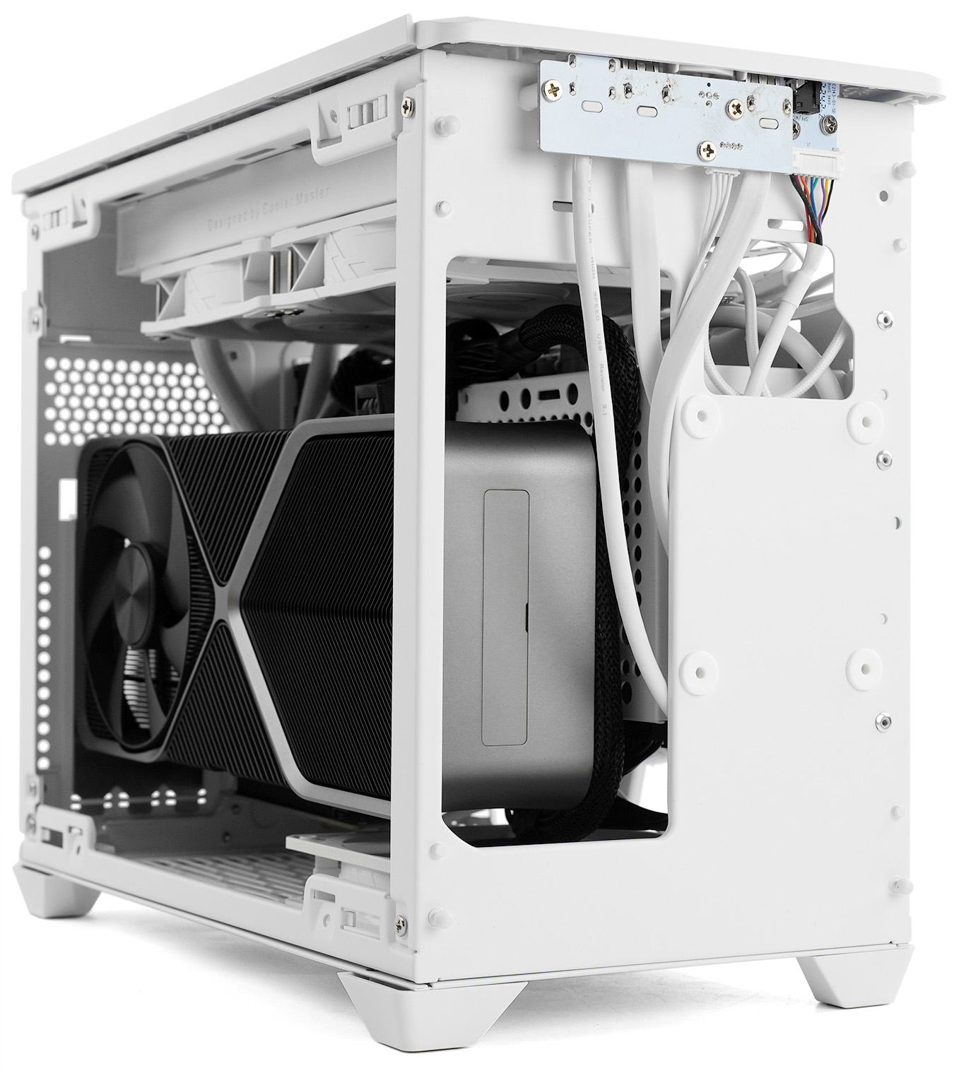 Cooler Master NR200P V2