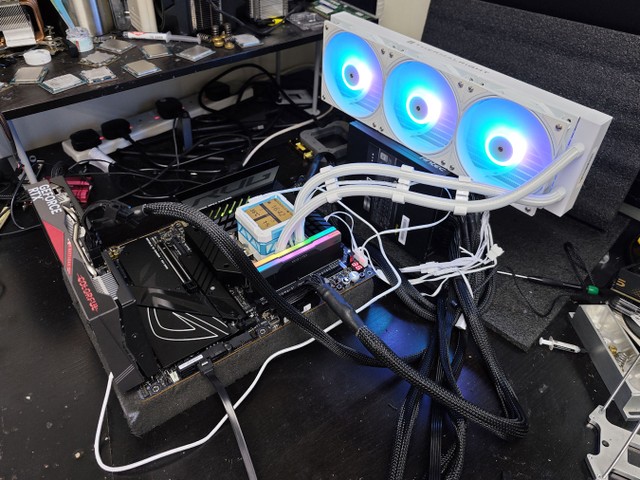Thermalright Frozen Warframe 360