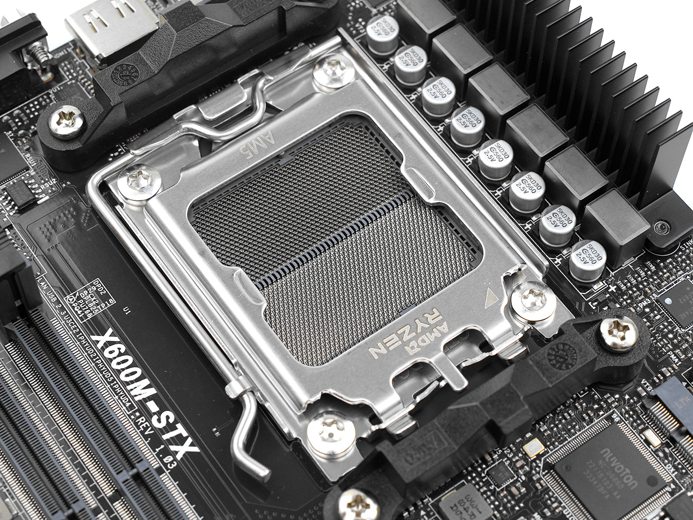ASRock DeskMini X600