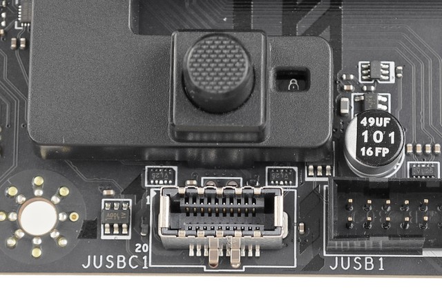 MSI MAG B860M MORTAR WIFI 主機板