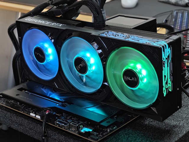 GALAX GeForce RTX 5080 1-Click O