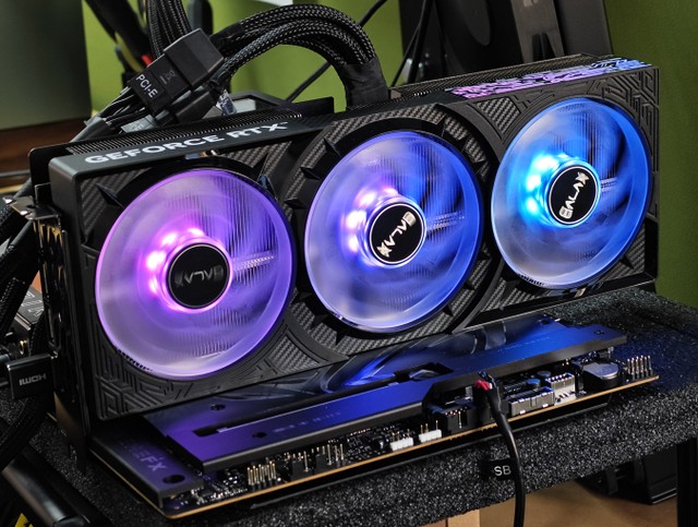 GALAX GeForce RTX 5080 1-Click O