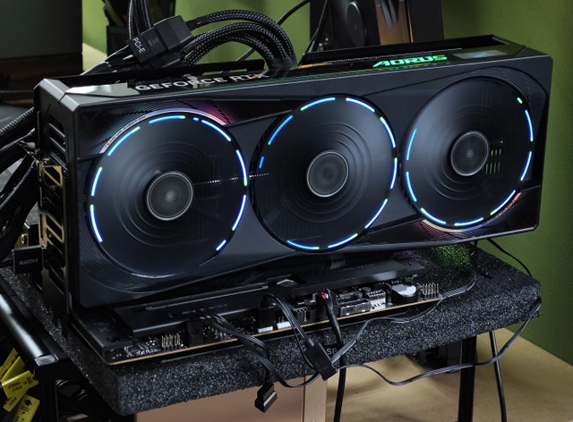 GIGABYTE AORUS RTX 5080 MASTER