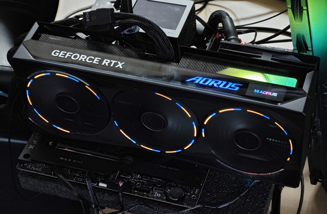 GIGABYTE AORUS RTX 5080 MASTER