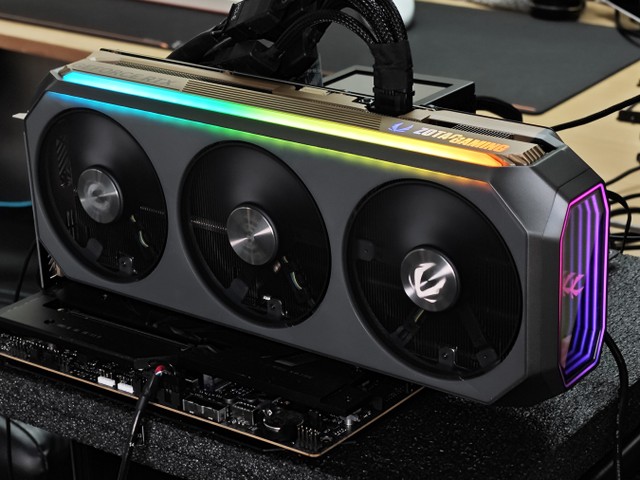 ZOTAC GAMING RTX 5080 AMP Extrem