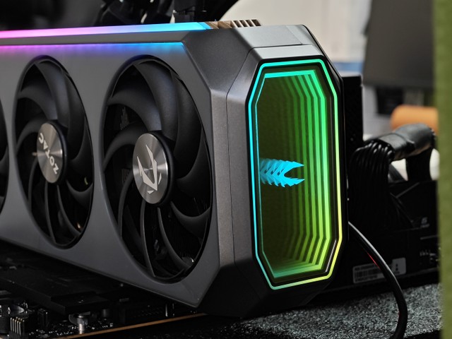 ZOTAC GAMING RTX 5080 AMP Extrem