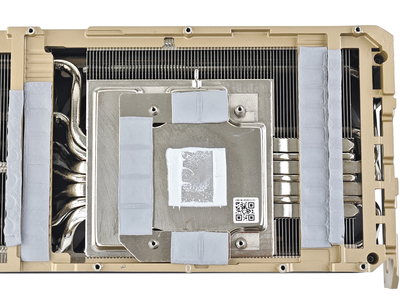 加入 Power Safety Light 功能 !! ZOTAC GAMING GeForce RTX 5080 AMP Extreme ...