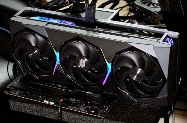 MSI GeForce RTX 5080 16G SUPRIM