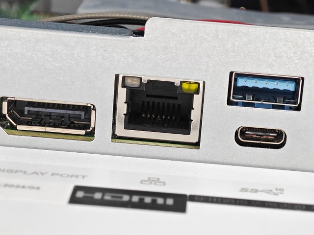 MSI PRO AP272P 14M 一體式電腦