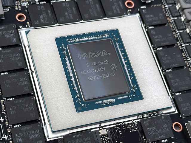 RTX 5090 D