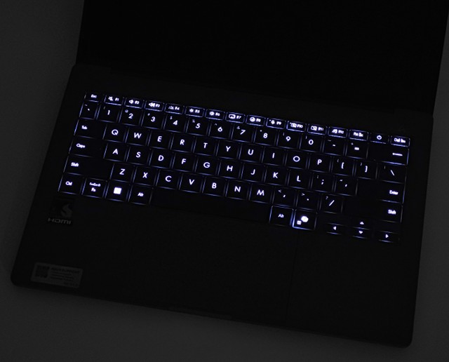 ASUS Zenbook A14 Copilot+ PC 手提電