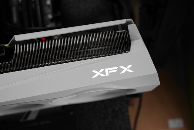 XFX Quicksilver RX 9070 XT White