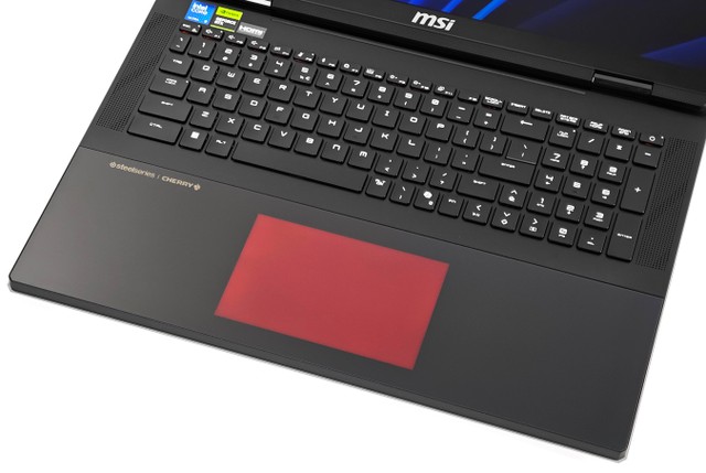 MSI Titan 18 HX AI A2XW 電競筆電