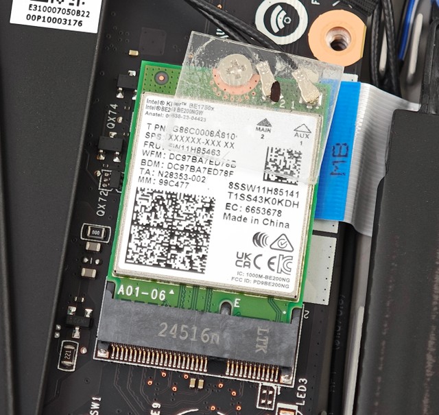 MSI Titan 18 HX AI A2XW 電競筆電