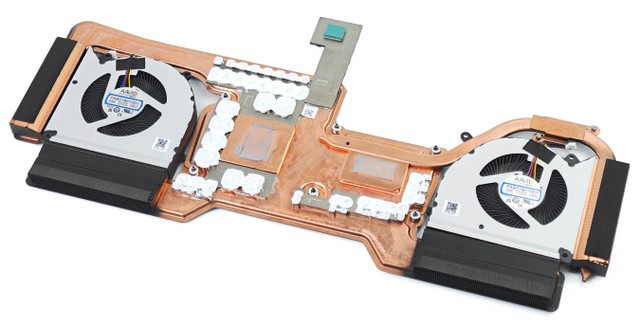 MSI Titan 18 HX AI A2XW 電競筆電
