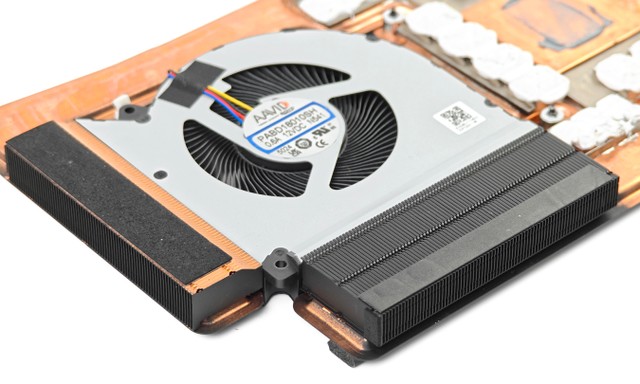 MSI Titan 18 HX AI A2XW 電競筆電