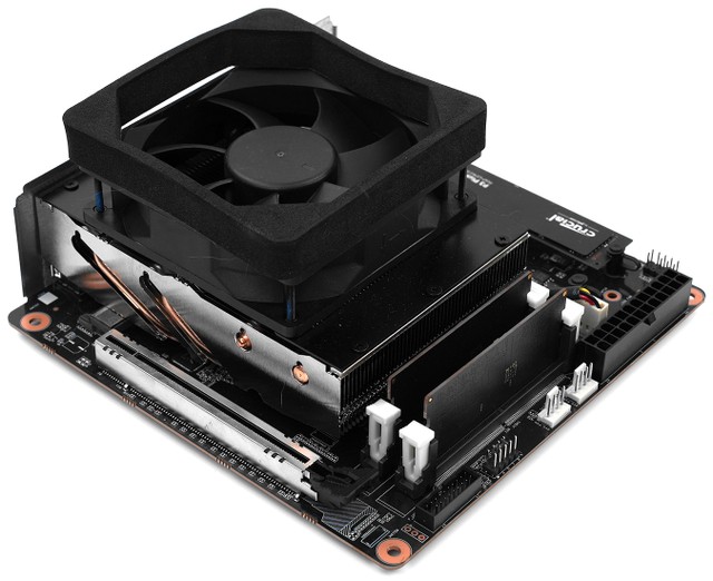 Minisforum 790S7