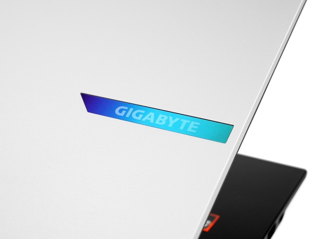 GIGABYTE AERO X16 1WH