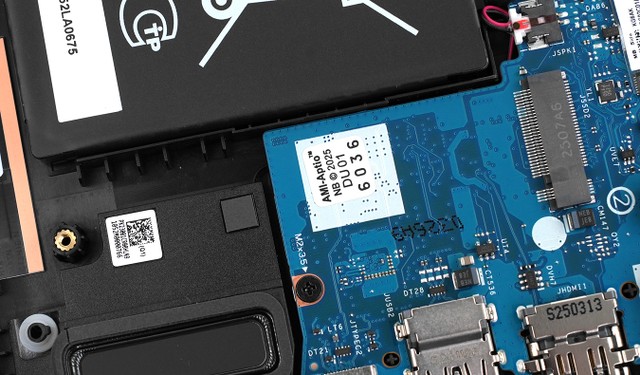 GIGABYTE AERO X16 1WH
