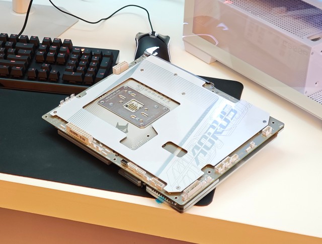 GIGABYTE